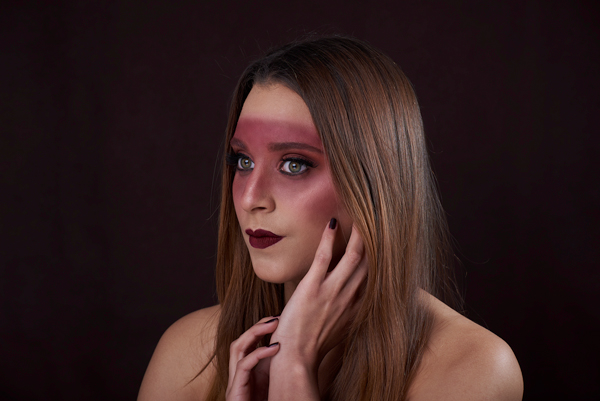 Retrato editorial en estudio — fotografía 8